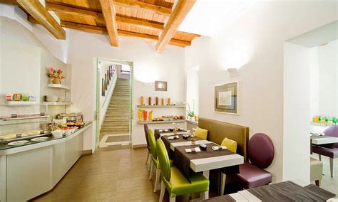 TREVI PALACE HOTEL .
